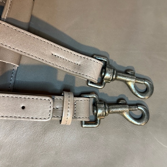 This is Ground Mod 1 Laptop Tablet Leather Attache Satchel iPad Italian Galaxy - Picture 11 of 16